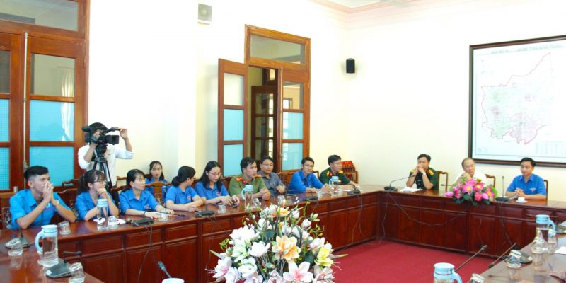 600 chiếc điện thoại được tặng nhằm đẩy mạnh dịch vụ công trực tuyến tại Bình Phước