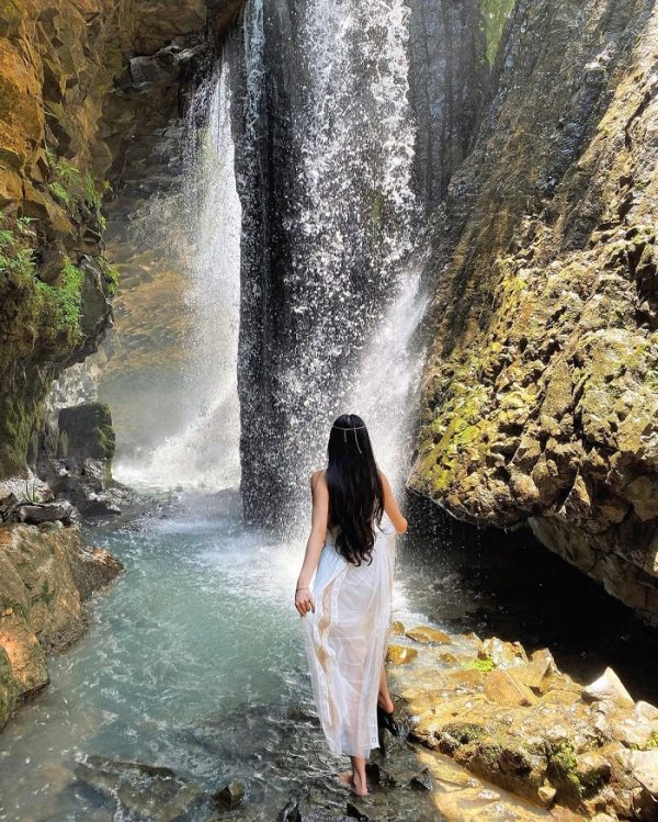 Không thể rời mắt trước vẻ đẹp của thác Dray Nur. Ảnh:liggram