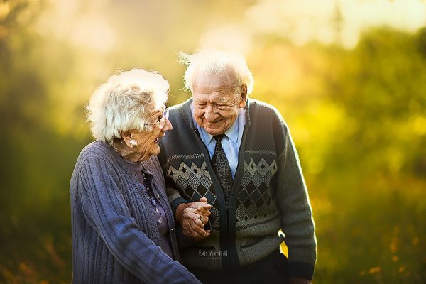 Quan hệ thân mật giúp trí nhớ tốt hơn ở người già