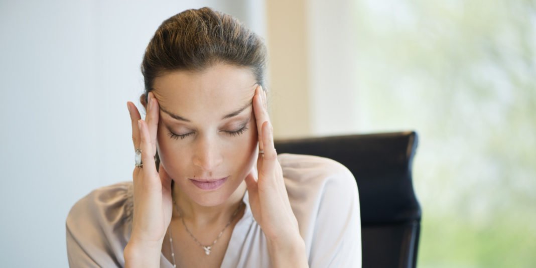 Những cách giảm đau đầu vào thời kỳ kinh nguyệt tại nhà cực hiệu quả